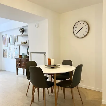 Modern & Elegant Near Montgomery