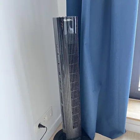 Modern & Elegant Near Montgomery Apartment Brüssel