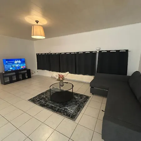 Apartment Modern 1br And Sofa Bed Near Airport *