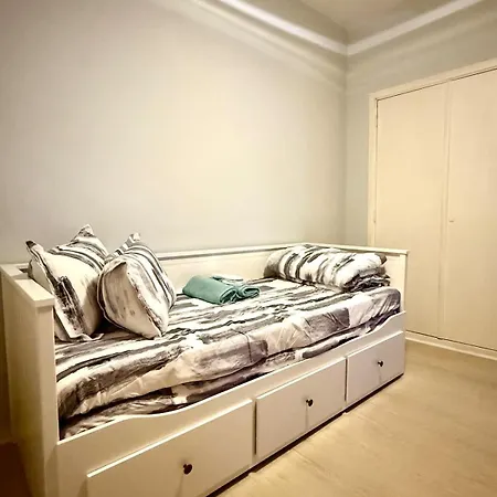 Apartment 3 Min To The Grand-place 6 Min To Manneken Pis & Sleeps 6 Brussels