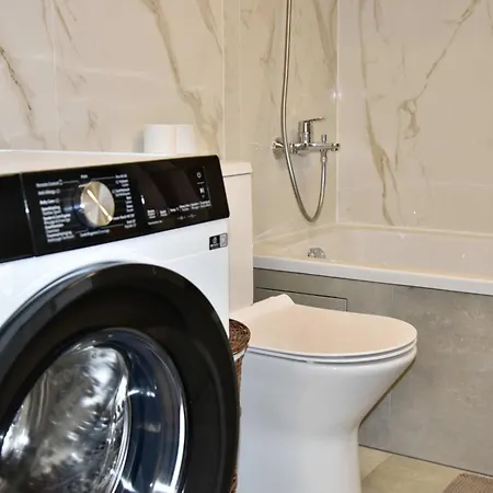 Lejlighed Avenue Louise Skyline View