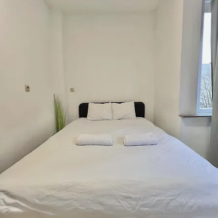 아파트 Spacious For 6 Near Center Of 브뤼셀