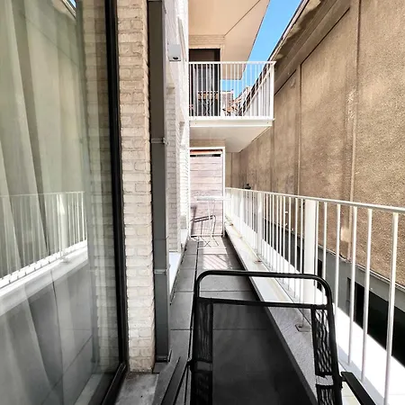 Lovely With Balcony By Grand Place For 4 Brüssel