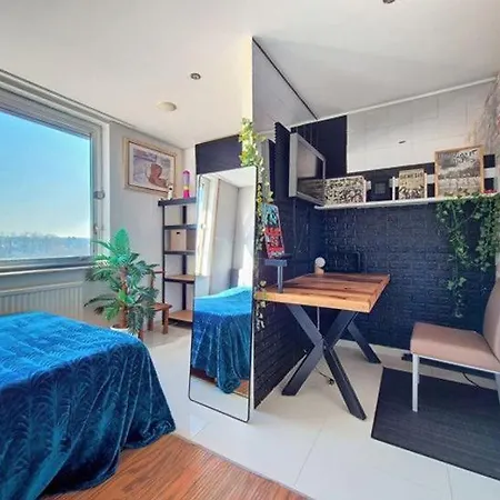 Vaste Et Somptueux A