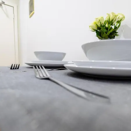 Apartment Cozy - Downtown - 2 Min From Metro - 201