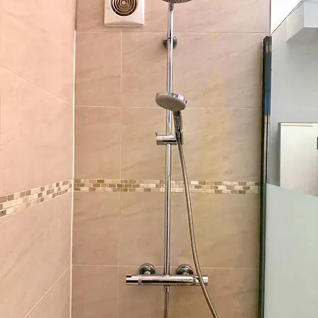 Apartamento 3 Min To The Grand-place 6 Min To Manneken Pis & Sleeps 6 Bruxelas