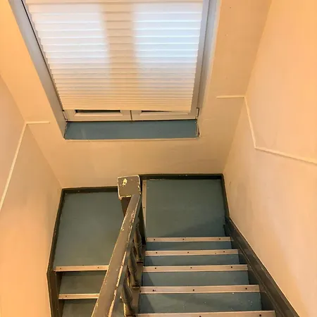 Over Two Floors For 5 Guests Near Midi & Grand Place *