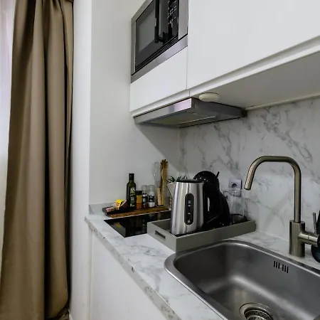 Cozy - Downtown - 2 Min From Metro - 201 Apartment