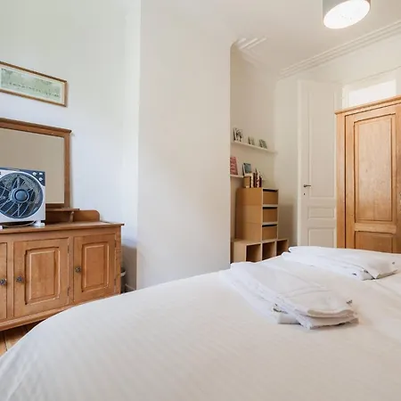 1 Bedroom W Kitchen And Bathroom In Trendy St Gilles * ブリュッセル