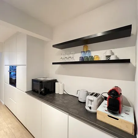 Modern & Elegant Near Montgomery