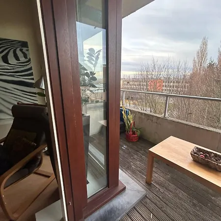 Apartment Modern With Garden Terrace Near Eu District