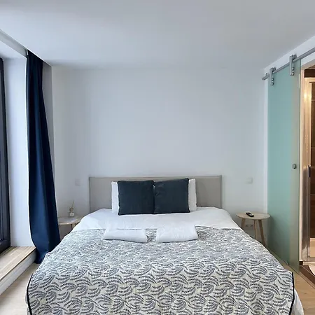 Modern & Elegant Near Montgomery *