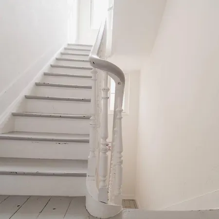 1 Bedroom W Kitchen And Bathroom In Trendy St Gilles Apartment *