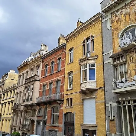 Bright And Cosy In * Brüssel