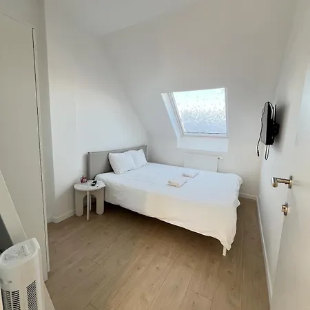 Apartment Chic & Bright Near Montgomery *