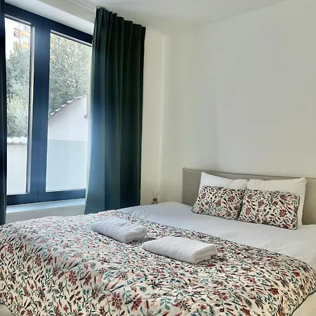 Modern & Elegant Near Montgomery Apartment Brüssel