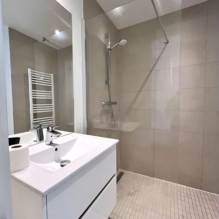 Lovely With Balcony By Grand Place For 4