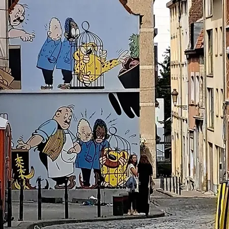 Bright And Cosy In Apartment