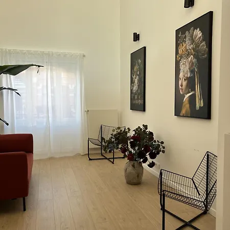 Apartment Chic & Bright Near Montgomery