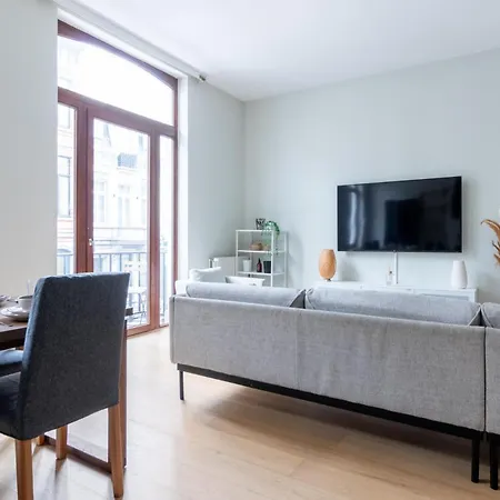 Quiet Near European District *