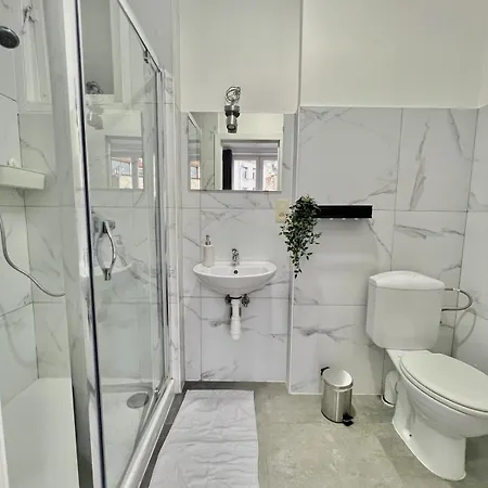 Spacious For 6 Near Center Of * 브뤼셀