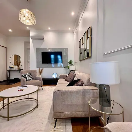 Cosy Family For Up To 9 Guests Near Midi Station Brüssel