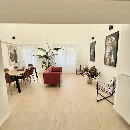 Chic & Bright Near Montgomery Brussels