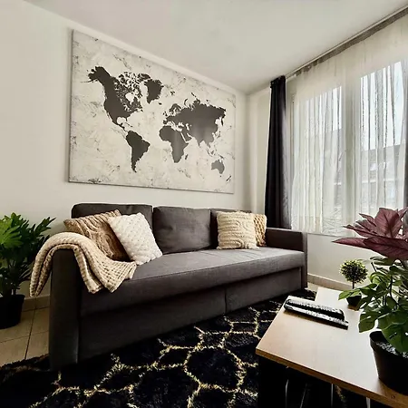 Elegant Close To The European Parliament Lejlighed