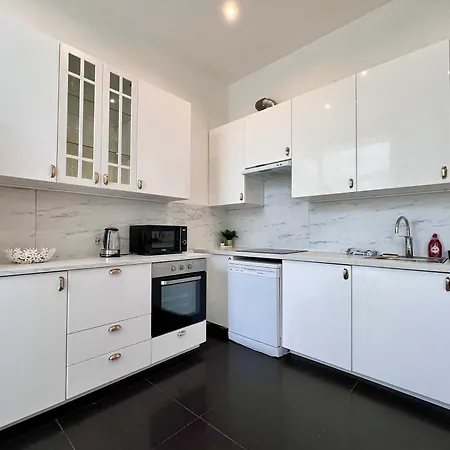 Apartment Cosy Family For Up To 9 Guests Near Midi Station