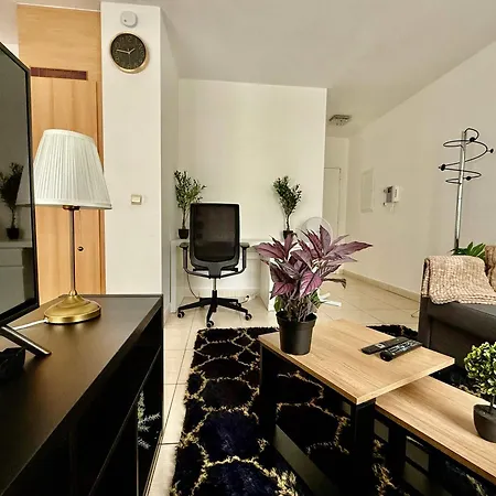 Elegant Close To The European Parliament Lejlighed *