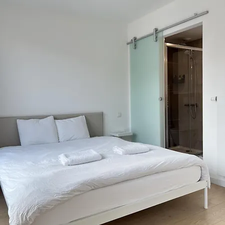 Chic & Bright Near Montgomery *