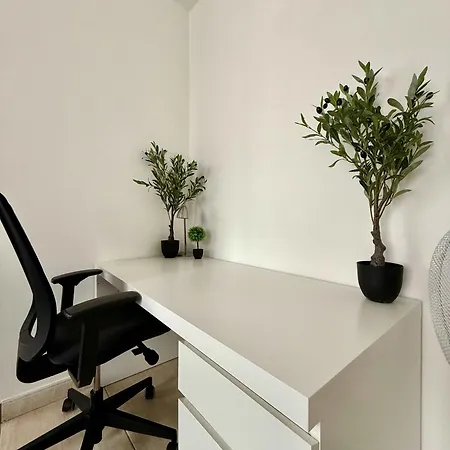 Elegant Close To The European Parliament Lejlighed *