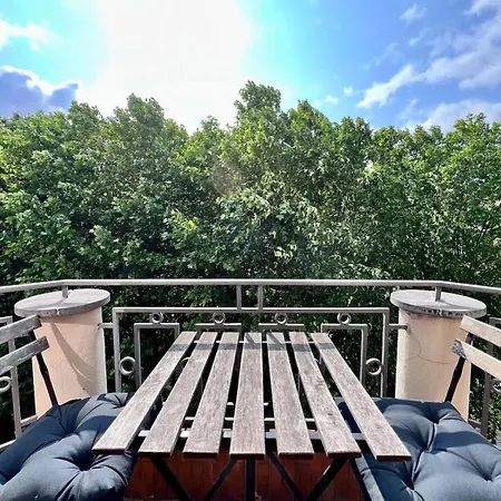 Lejlighed Chic Heart Of The With Balcony