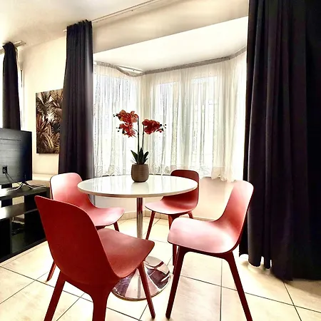 Elegant Close To The European Parliament Lejlighed