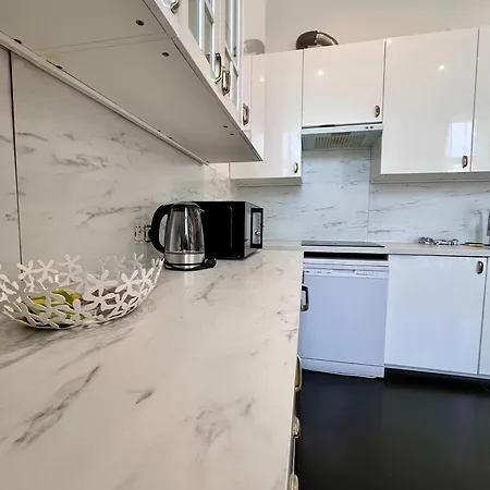 Apartment Cosy Family For Up To 9 Guests Near Midi Station