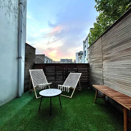 Cosy Family For Up To 9 Guests Near Midi Station Lejlighed