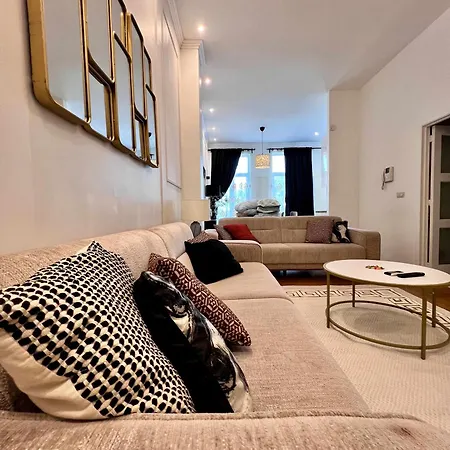 Cosy Family For Up To 9 Guests Near Midi Station