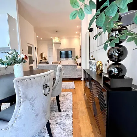 Apartment Cosy Family For Up To 9 Guests Near Midi Station