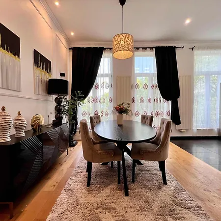 Cosy Family For Up To 9 Guests Near Midi Station Apartment Brüssel