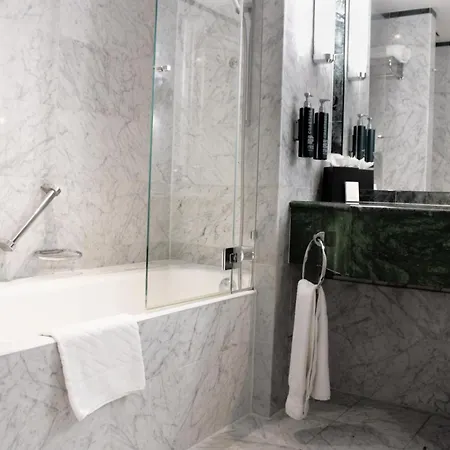 Hotel Hilton Grand Place 4*