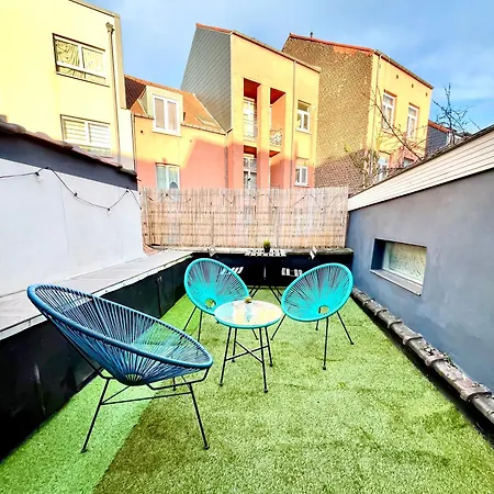 Beautiful Duplex In The Center Of *