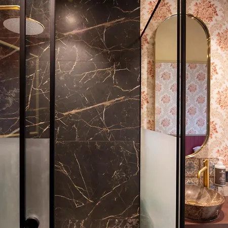 胶囊旅馆 The Place *