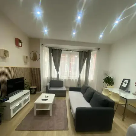 Modern In Molenbeek-saint-jean / 77 M² / Parking