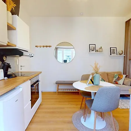 Apartment Centre Avec Grand Balcon Pour 2personnes Brussels