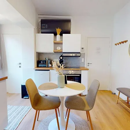 Centre Avec Grand Balcon Pour 2personnes Lejlighed *