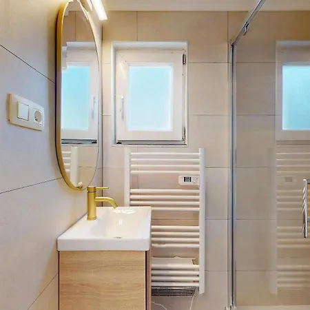 Centre Avec Grand Balcon Pour 2personnes Bruxelles
