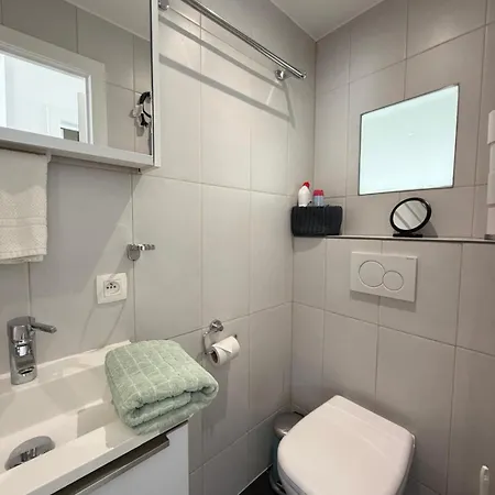 - Steps Grand Place - Local Vibrant Neighbourhood Apartment *