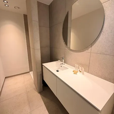 Apartmanhotel At 3*