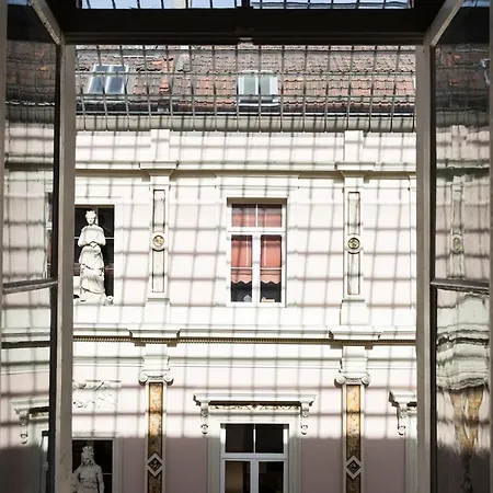 Les Du Vaudeville