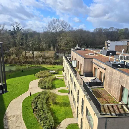 Richy Stylish Balcony Brussels- Garden View- Shared Bathroom- Inclusive Kwatera prywatna Bruksela